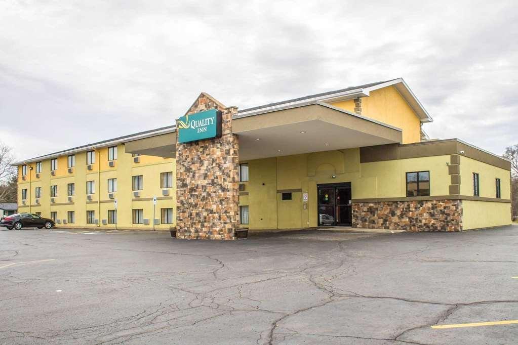 Quality Inn Hall Of Fame Canton Extérieur photo