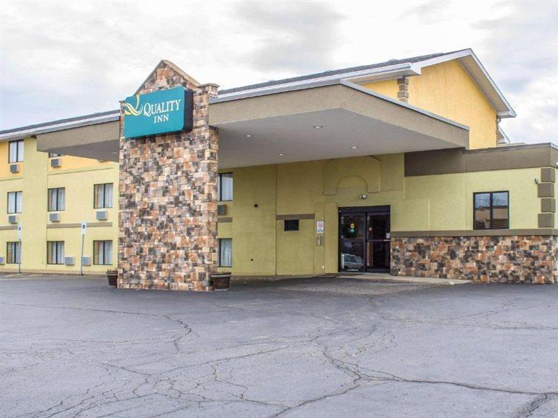 Quality Inn Hall Of Fame Canton Extérieur photo