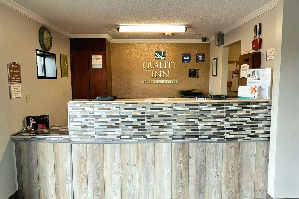 Quality Inn Hall Of Fame Canton Intérieur photo