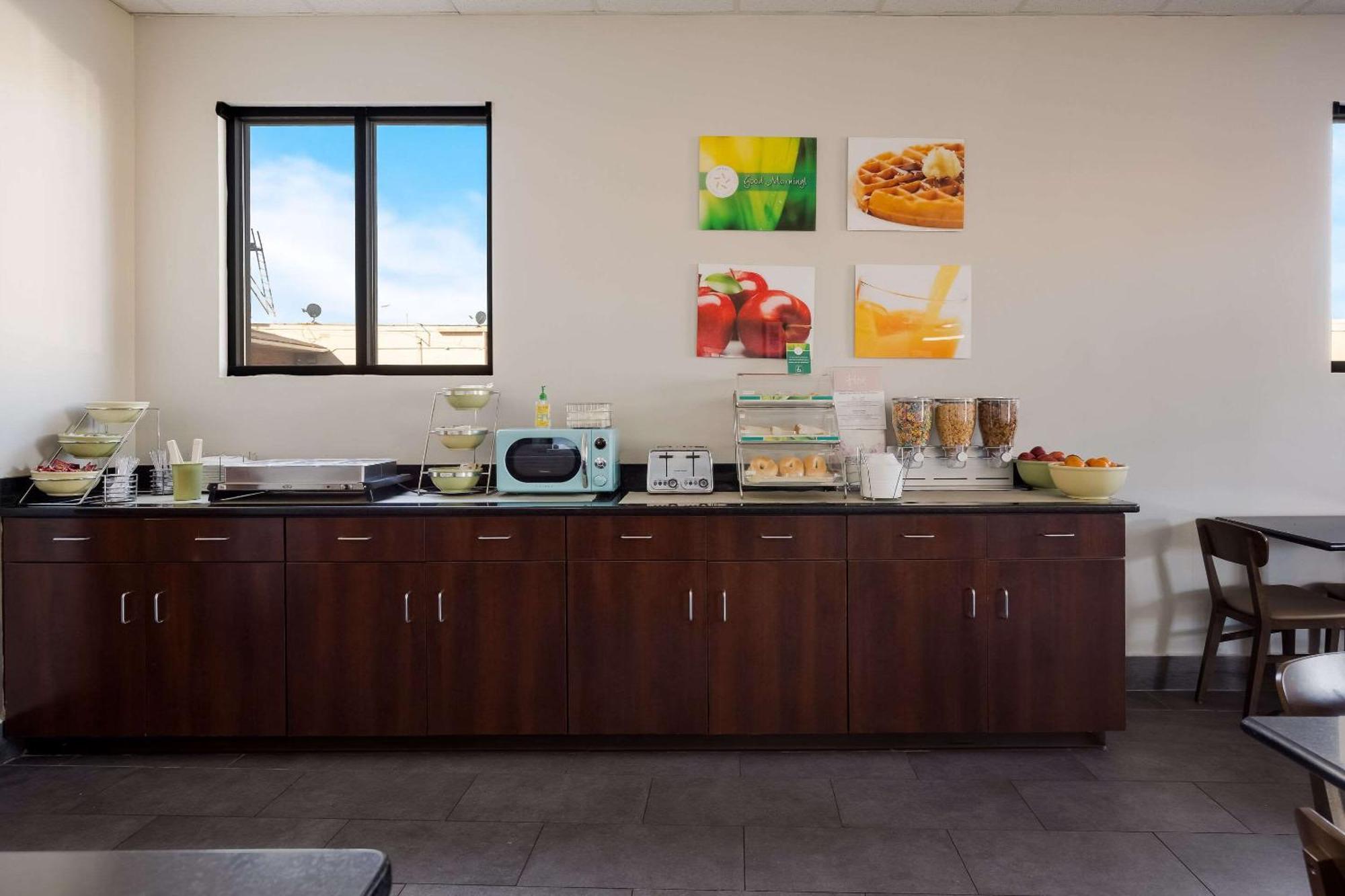 Quality Inn Hall Of Fame Canton Extérieur photo