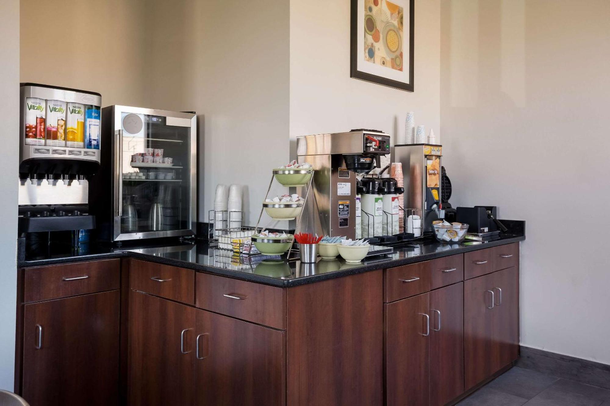 Quality Inn Hall Of Fame Canton Extérieur photo