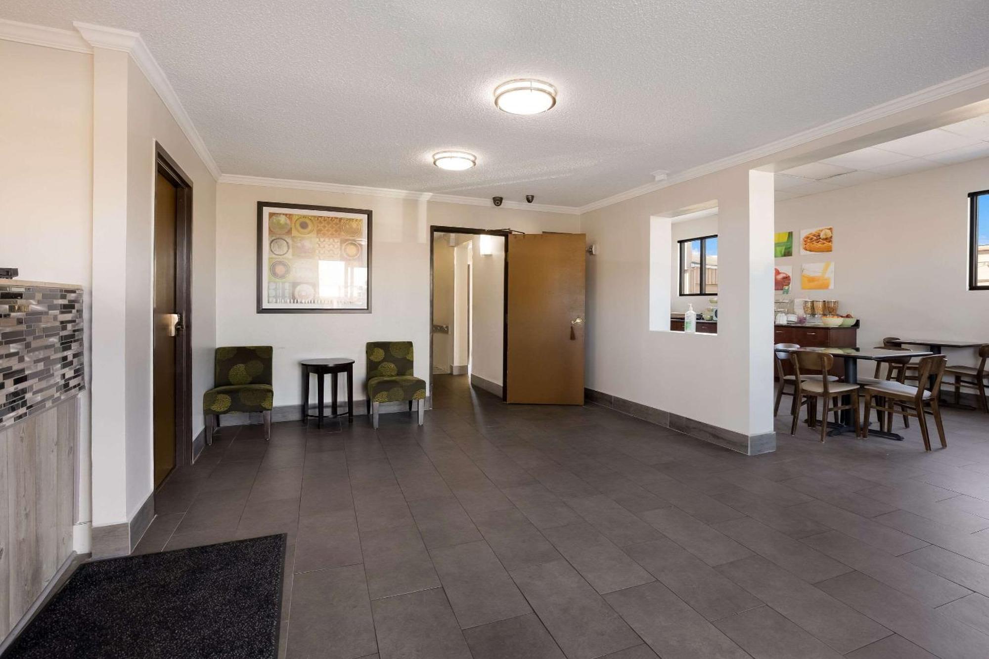 Quality Inn Hall Of Fame Canton Extérieur photo