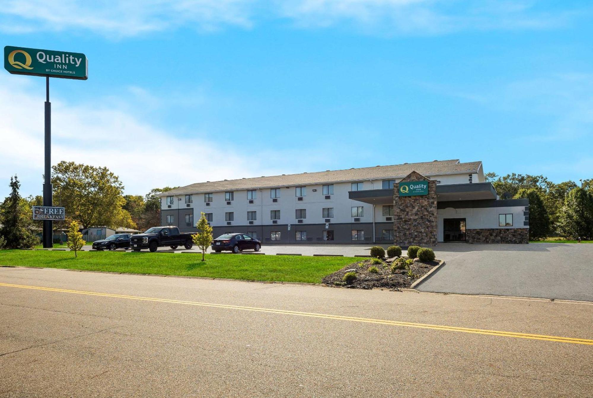 Quality Inn Hall Of Fame Canton Extérieur photo