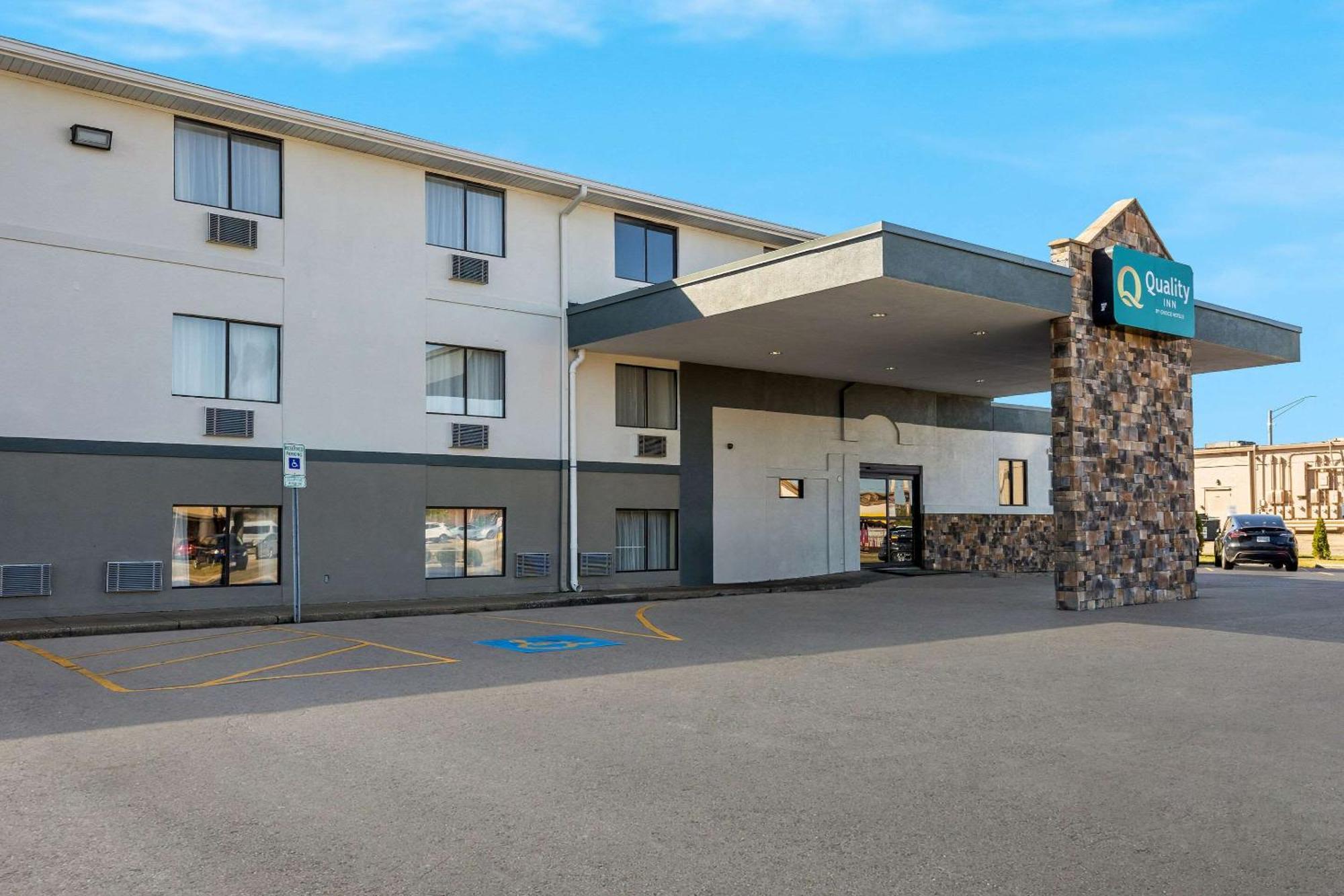 Quality Inn Hall Of Fame Canton Extérieur photo