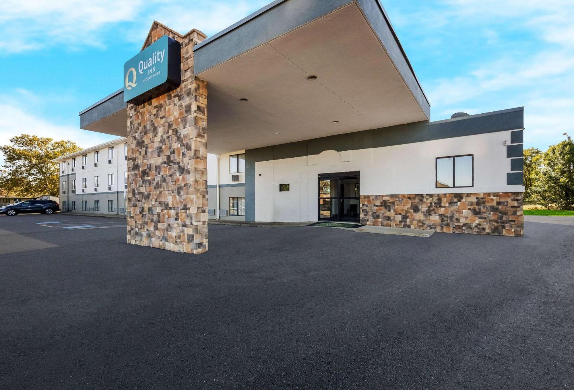 Quality Inn Hall Of Fame Canton Extérieur photo