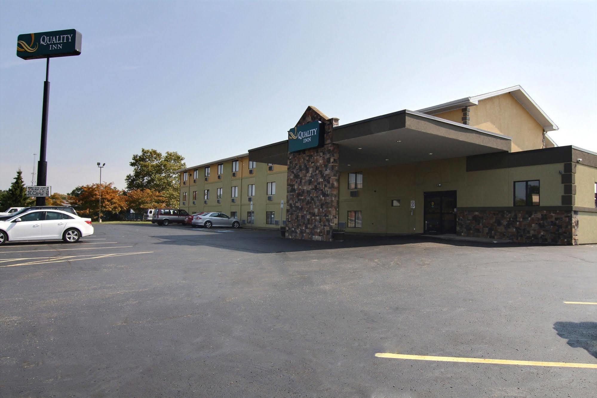 Quality Inn Hall Of Fame Canton Extérieur photo
