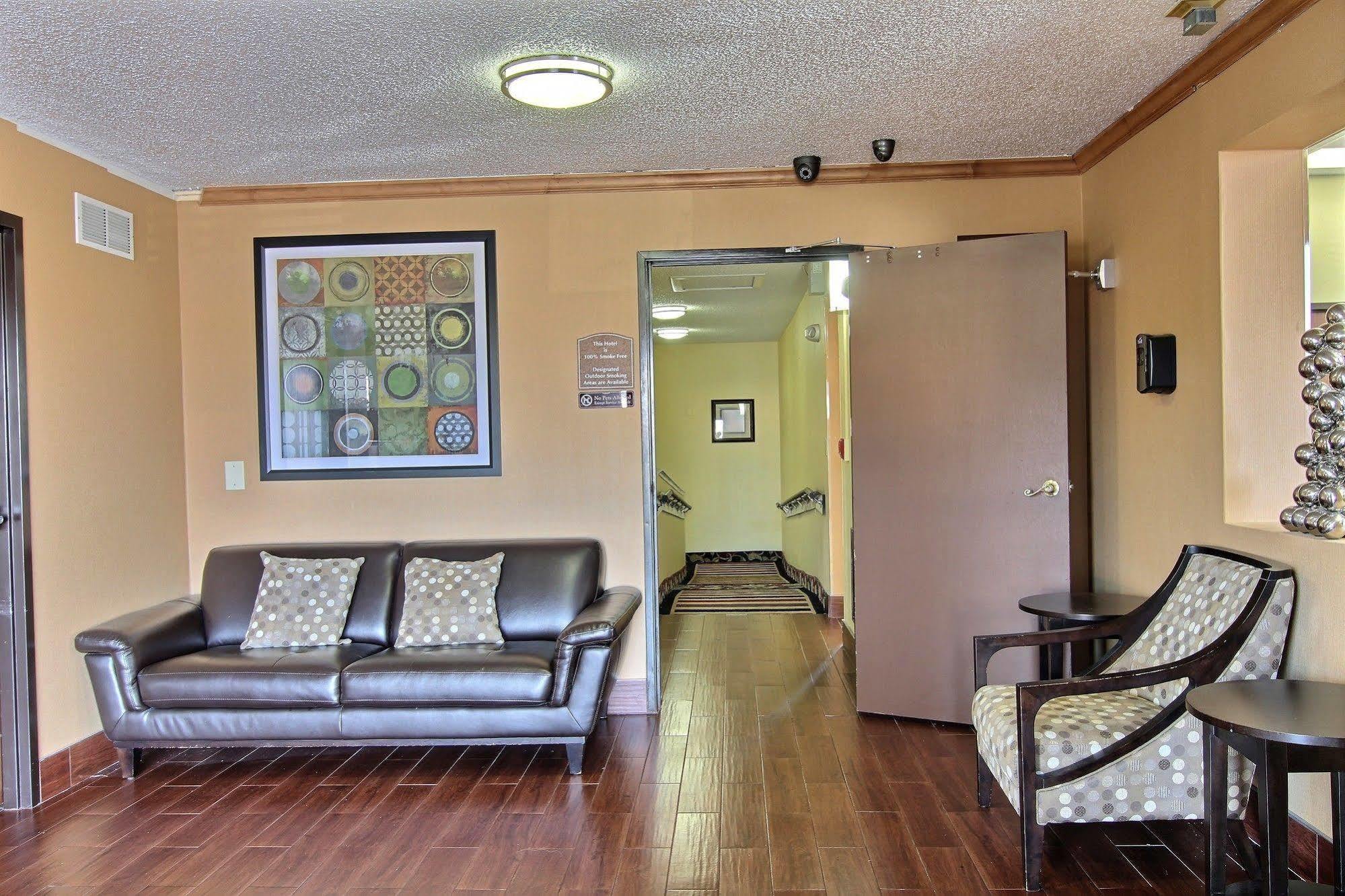 Quality Inn Hall Of Fame Canton Extérieur photo